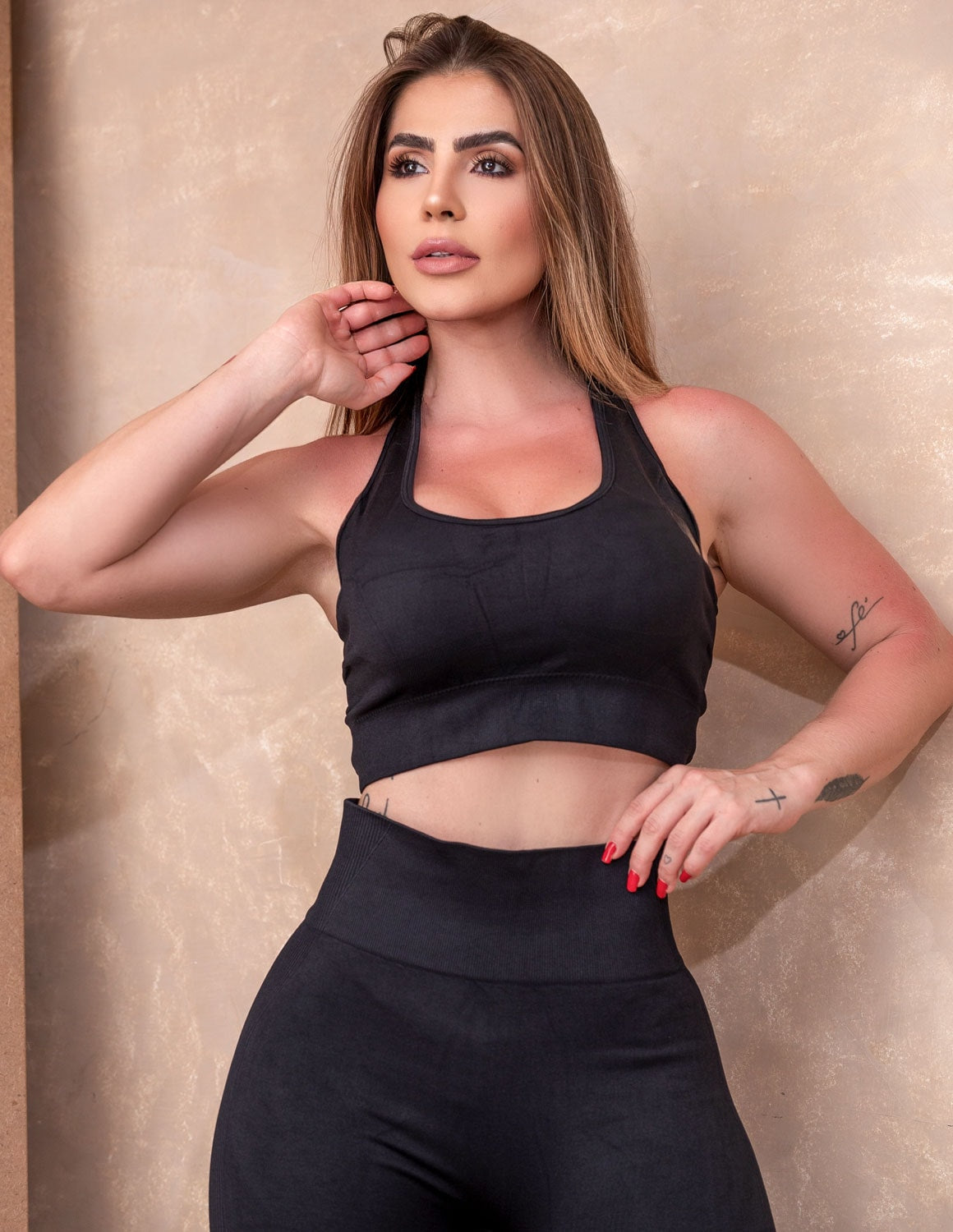 Conjunto para Treino em Poliamida Premium sem Costura Cropped Trançado e Calça Cintura Alta