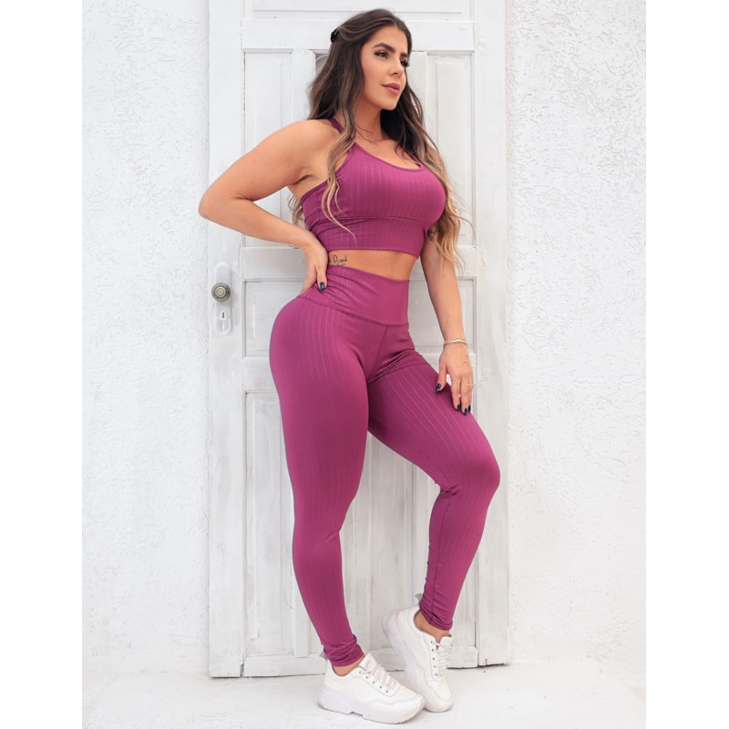 Look Feminino Calça e Top com Bojo em Cirre Texturizado para Academia