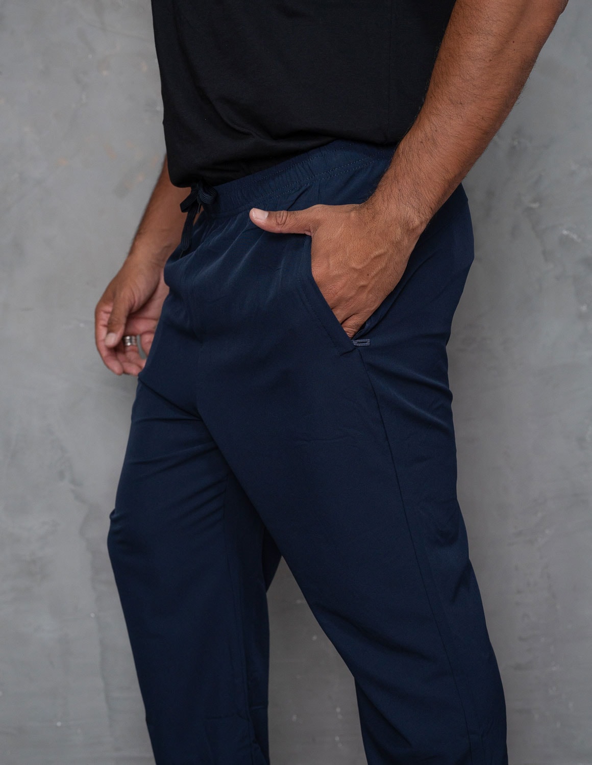 Calça Masculina de Tactel Cós e Punho Elástico Estilo Jogger Bolso Com Zíper