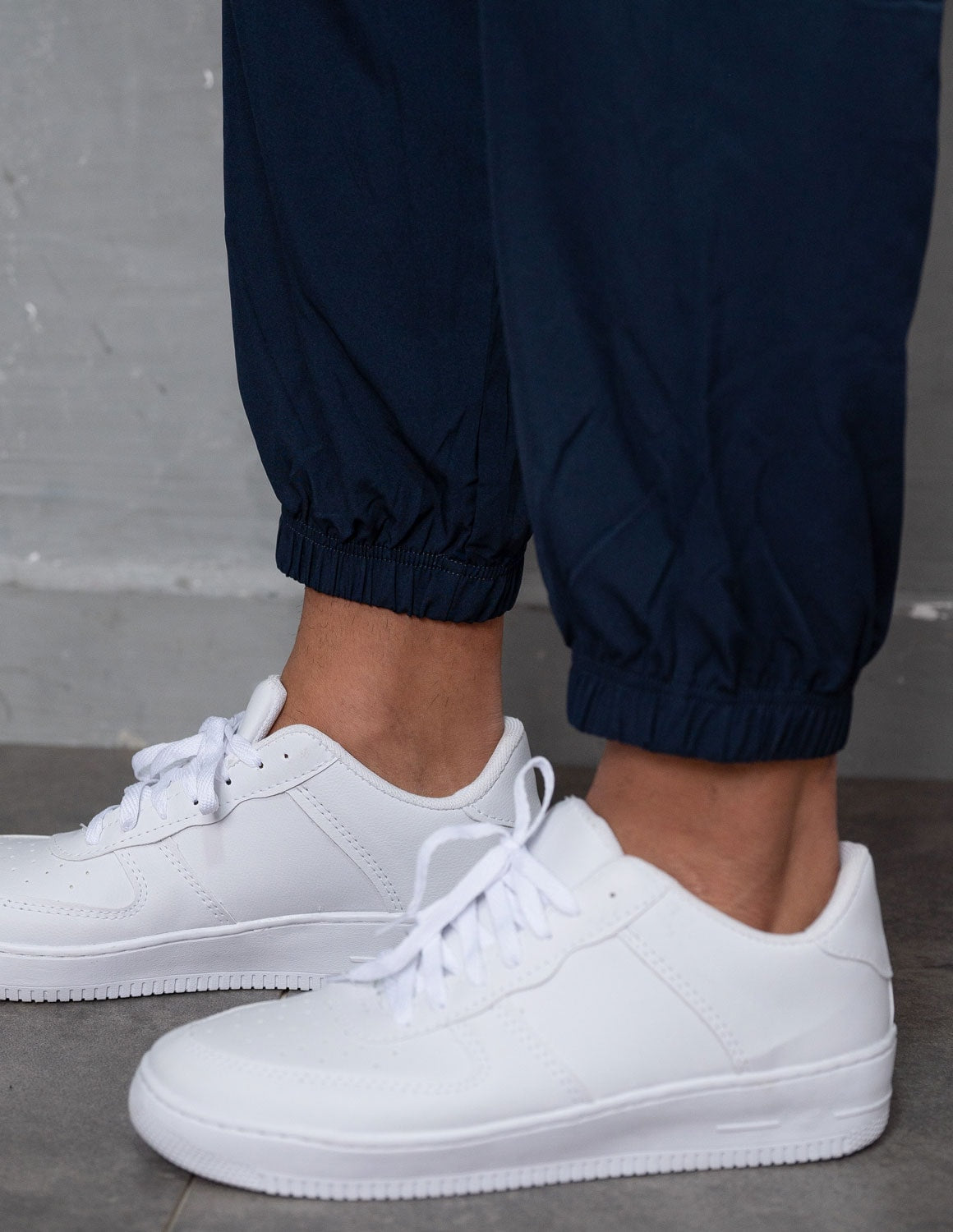 Calça Masculina de Tactel Cós e Punho Elástico Estilo Jogger Bolso Com Zíper