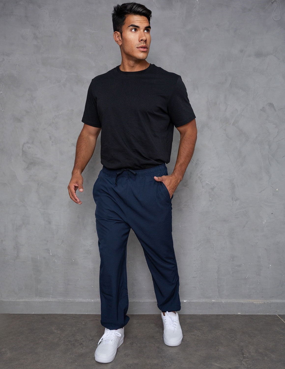 Calça Masculina de Tactel Cós e Punho Elástico Estilo Jogger Bolso Com Zíper