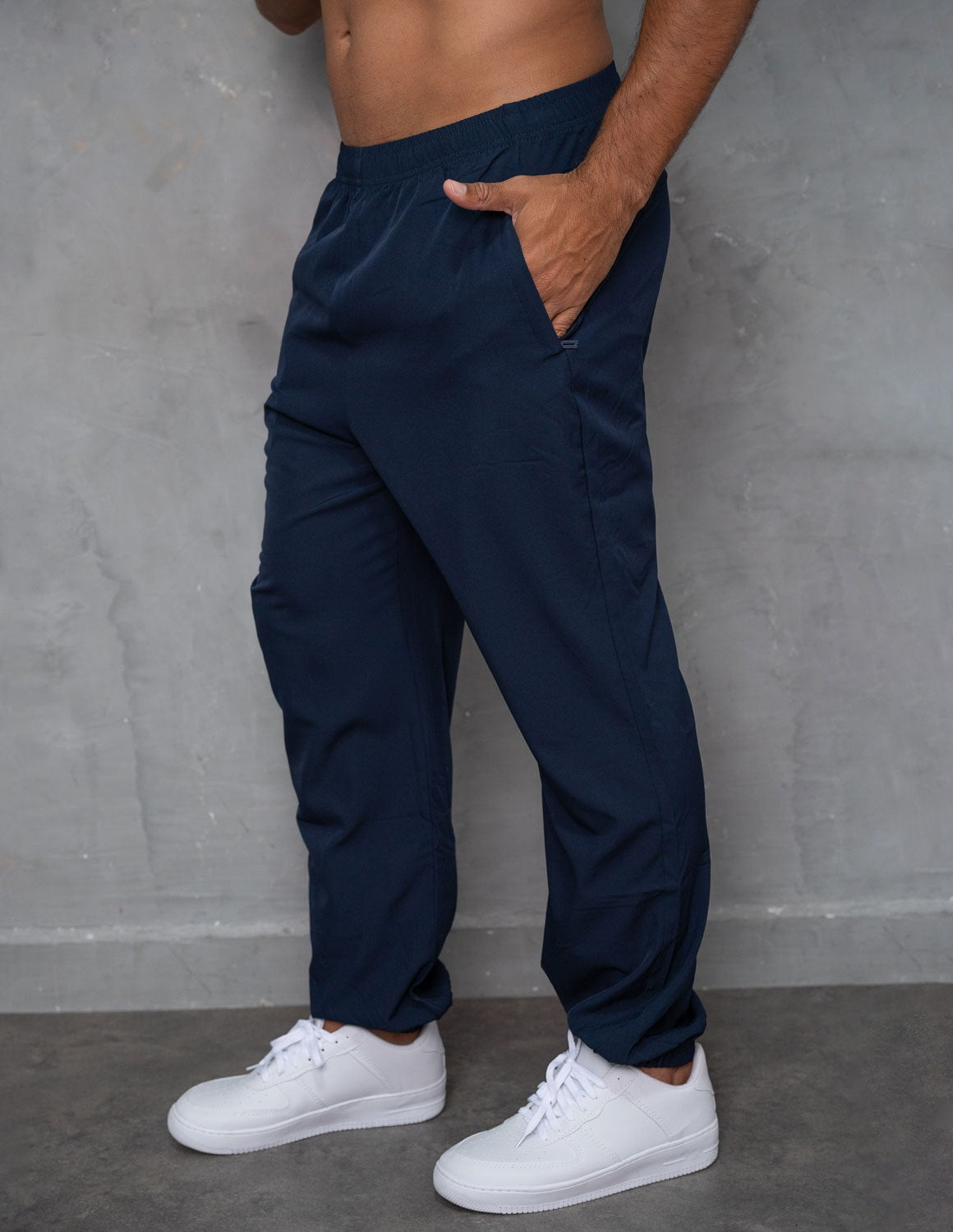 Calça Masculina de Tactel Cós e Punho Elástico Estilo Jogger Bolso Com Zíper