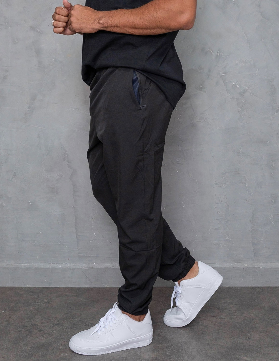 Calça Masculina de Tactel Leve Cós e Punho Elástico para o Dia a Dia