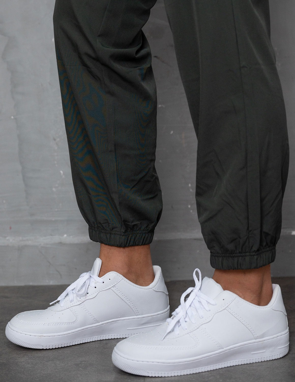 Calça Tactel Masculina Jogger Esportiva Elástico na Barra e na Cintura