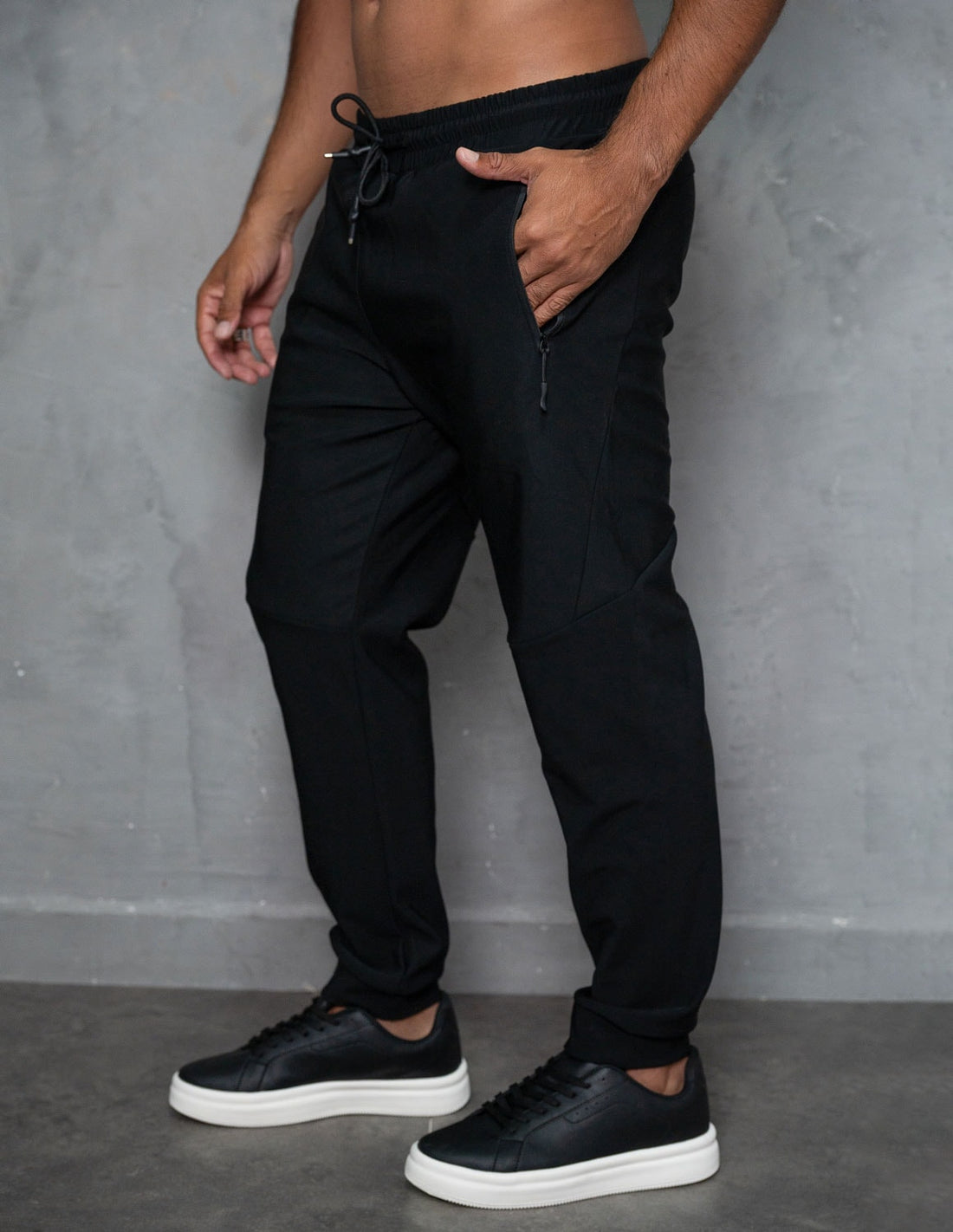 Calça Masculina em Poliamida Premium com Bolsos para Academia e Cordão Ajustável