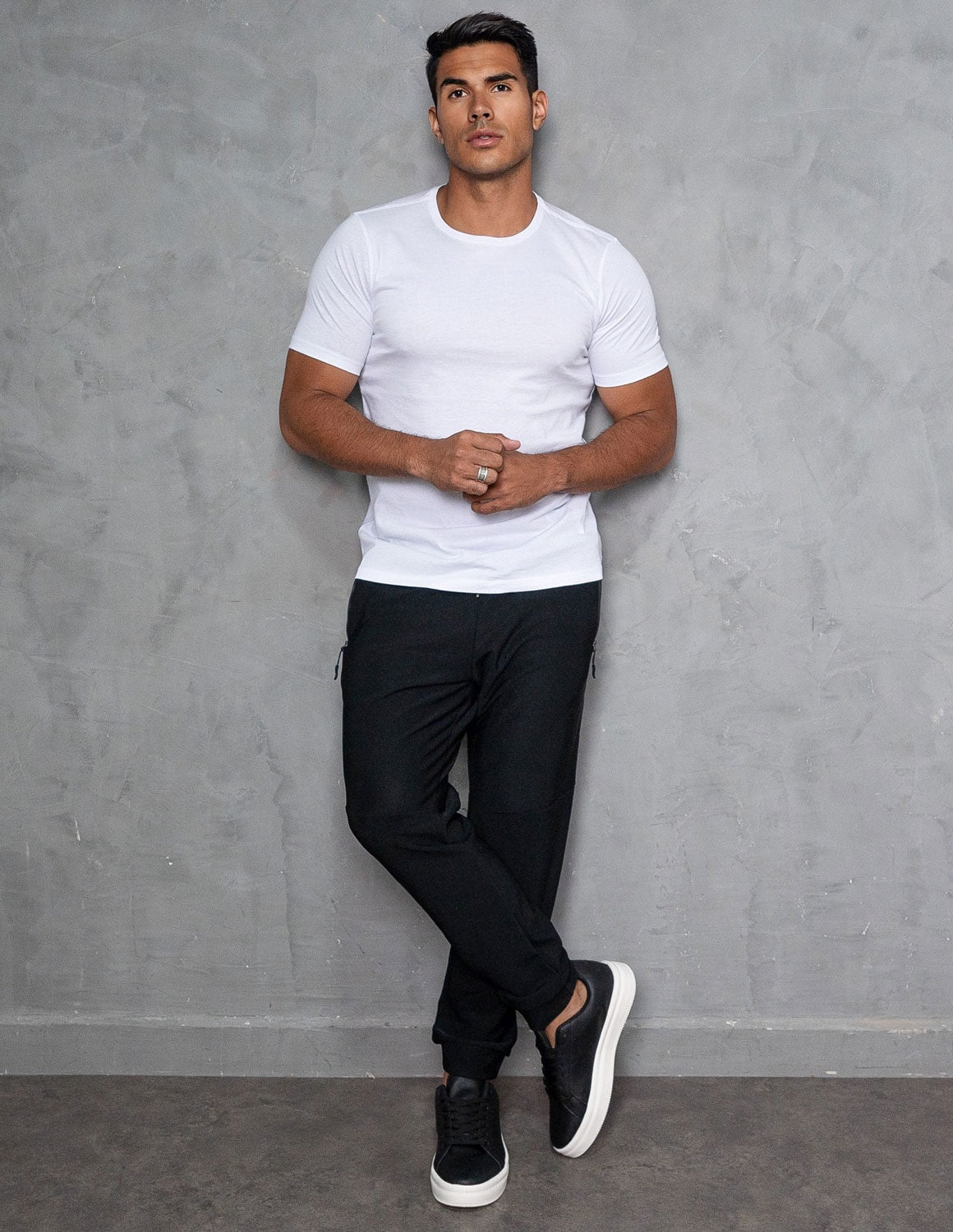 Calça Masculina em Poliamida Premium com Bolsos para Academia e Cordão Ajustável