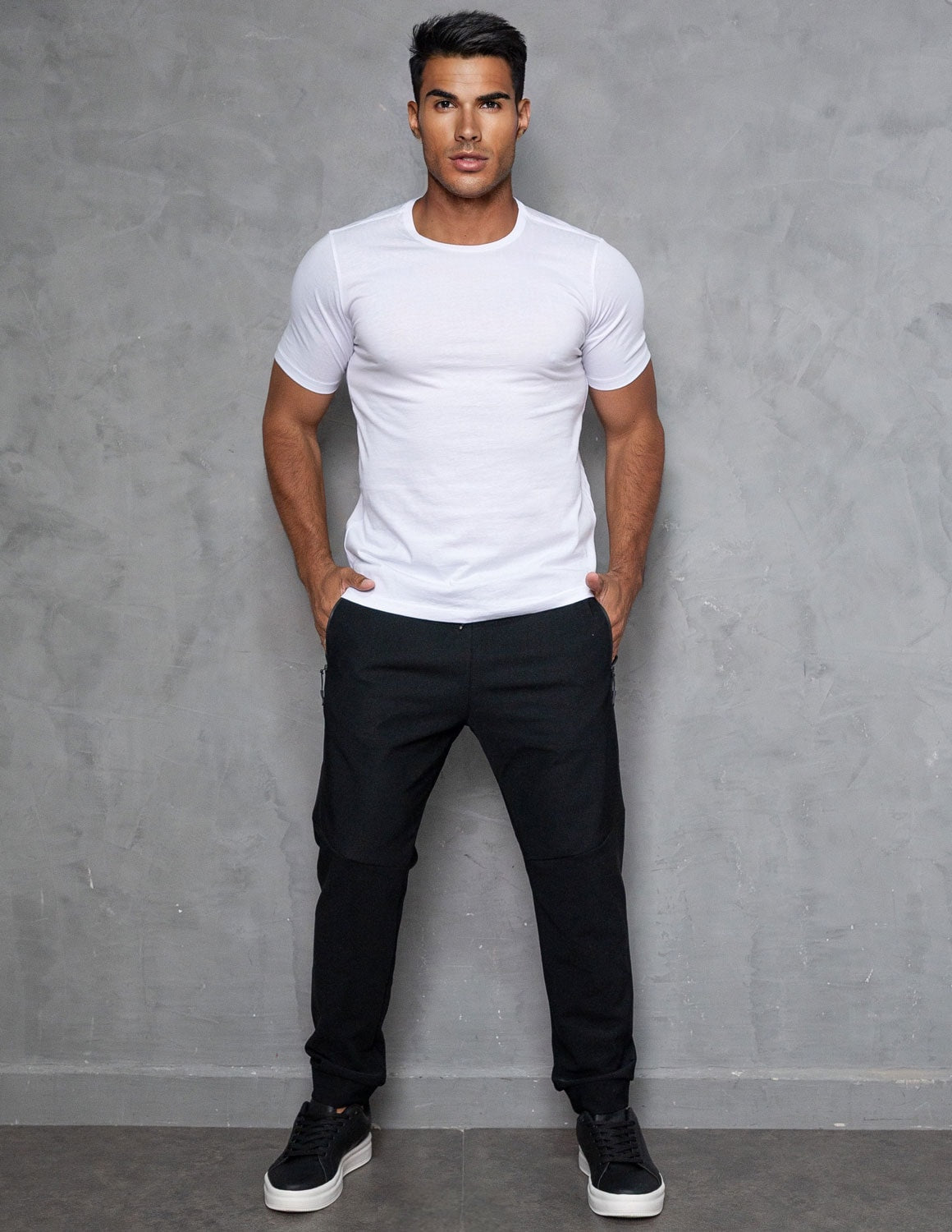 Calça Masculina em Poliamida Premium com Bolsos para Academia e Cordão Ajustável