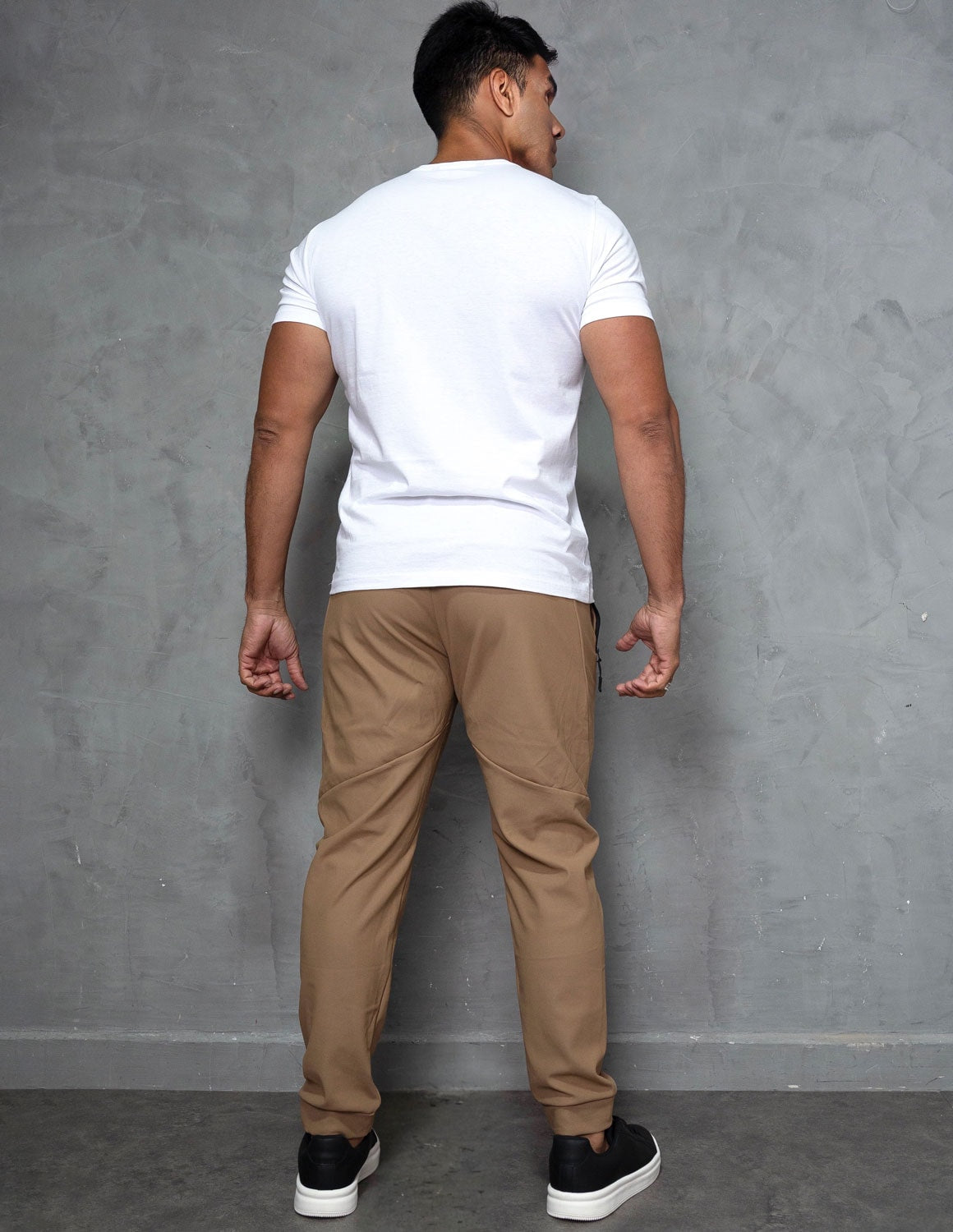Calça Masculina Poliamida Premium Forrada Bolsos com Zíper e Cordão Ajustável
