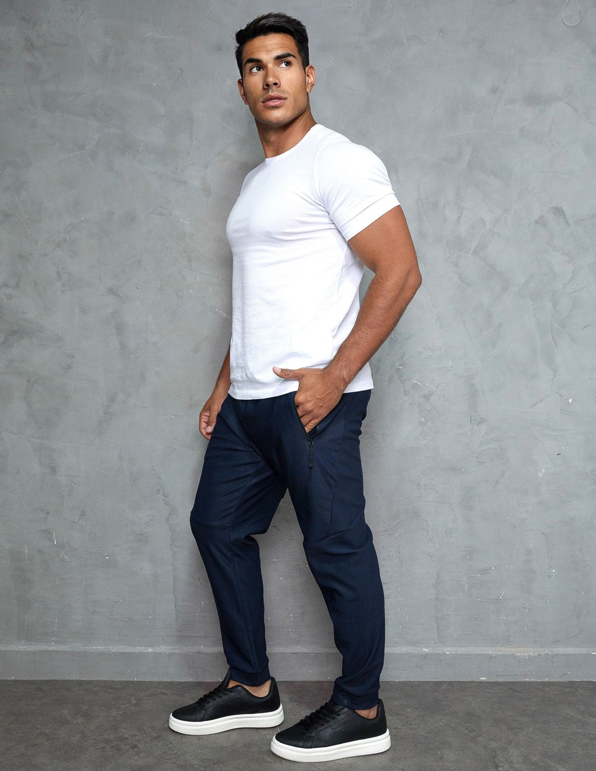 Calça Masculina Versátil Poliamida Premium Cordão Ajustável e Bolsos Laterais com Ziper