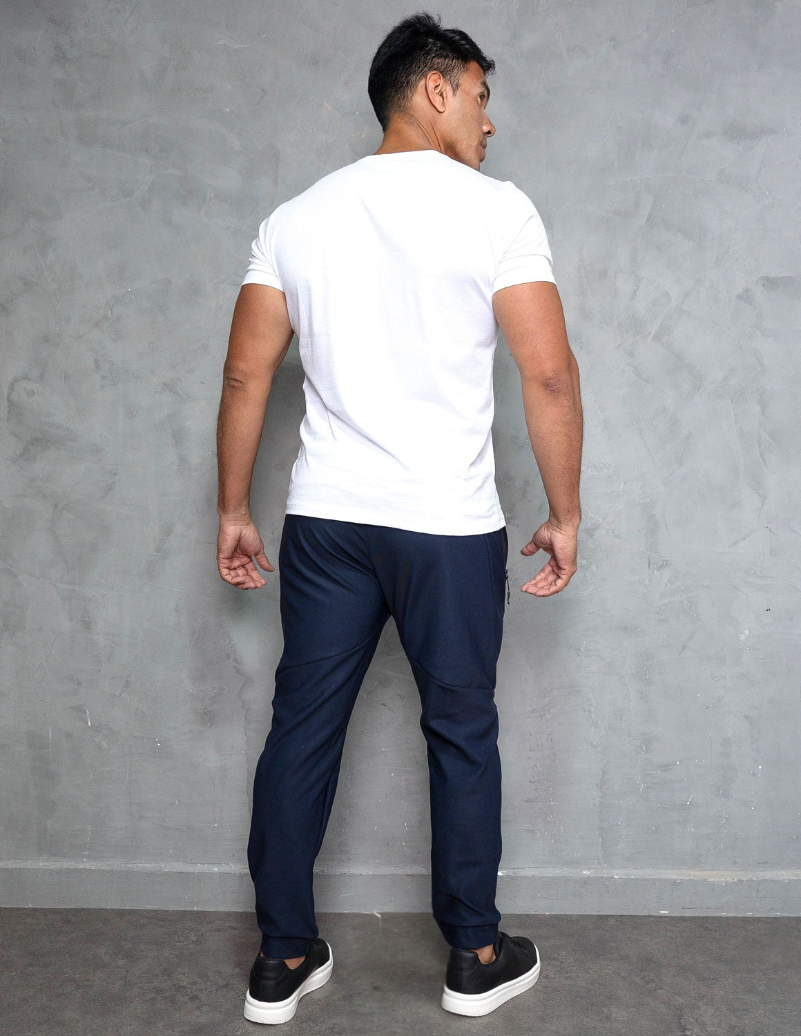 Calça Masculina Versátil Poliamida Premium Cordão Ajustável e Bolsos Laterais com Ziper