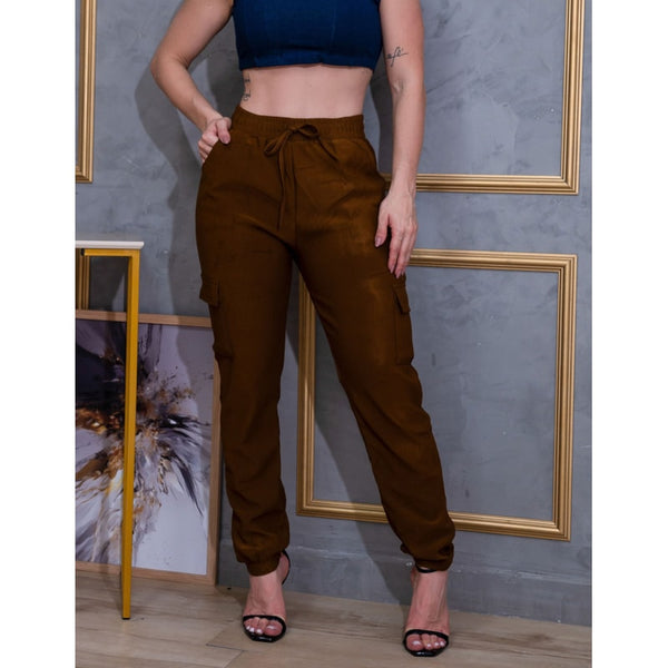 Calça Jogger Feminina em Suede com Bolsos Cargo