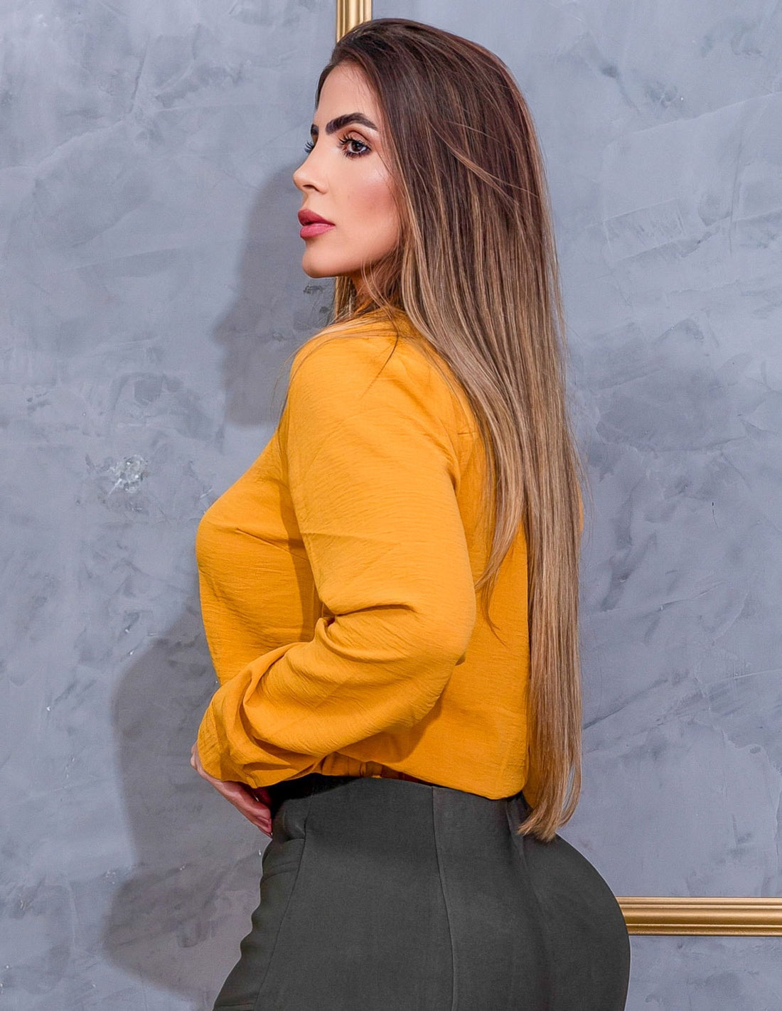 Blusa Feminina Camisa Social Tecido Duna com Manga Longa e Botões
