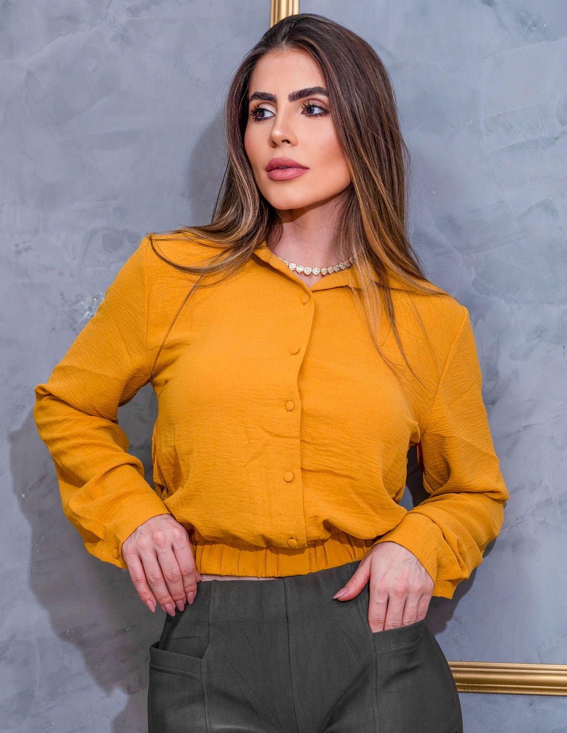 Blusa Feminina Camisa Social Tecido Duna com Manga Longa e Botões