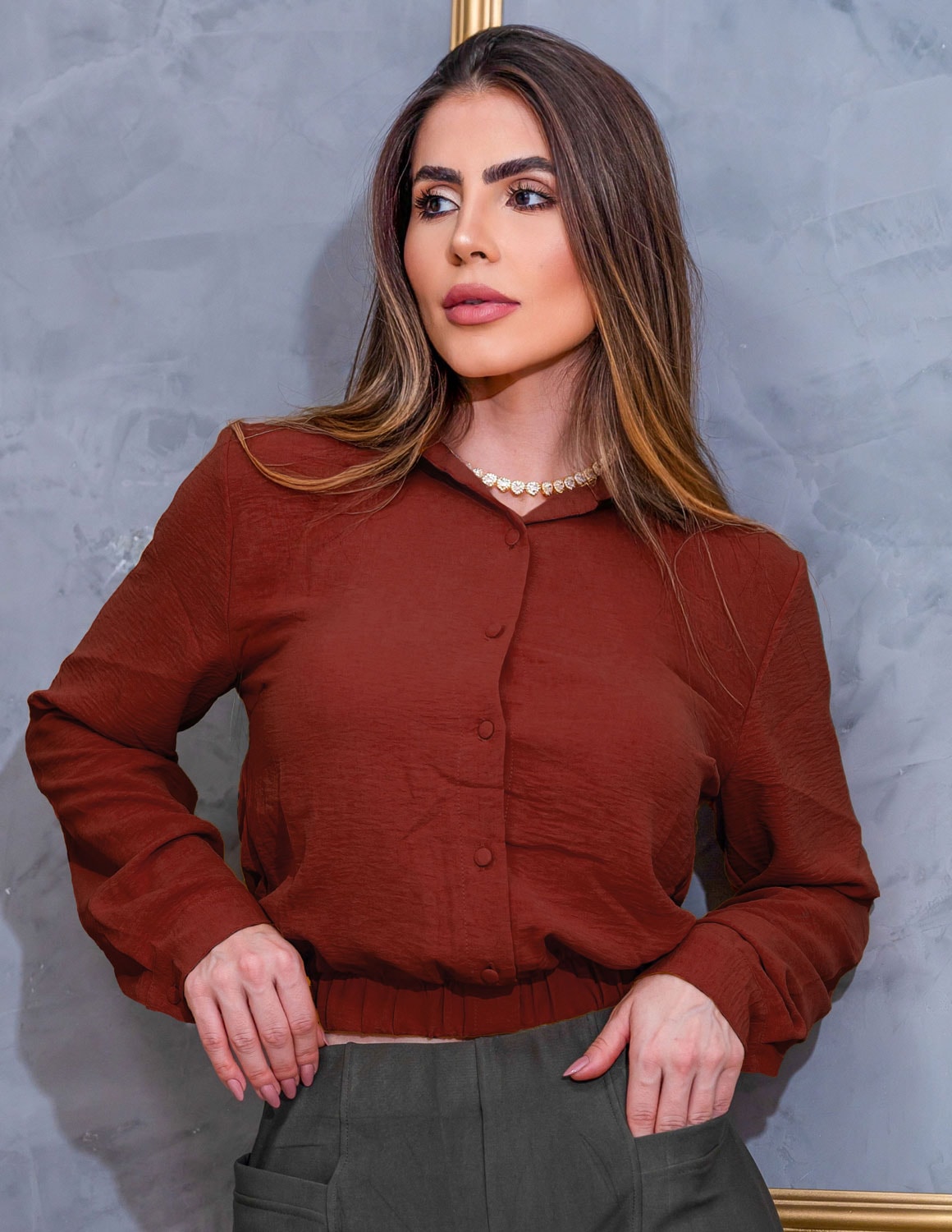 Cropped Blusa Duna Feminina com Botão Manga Comprida Modelo Social