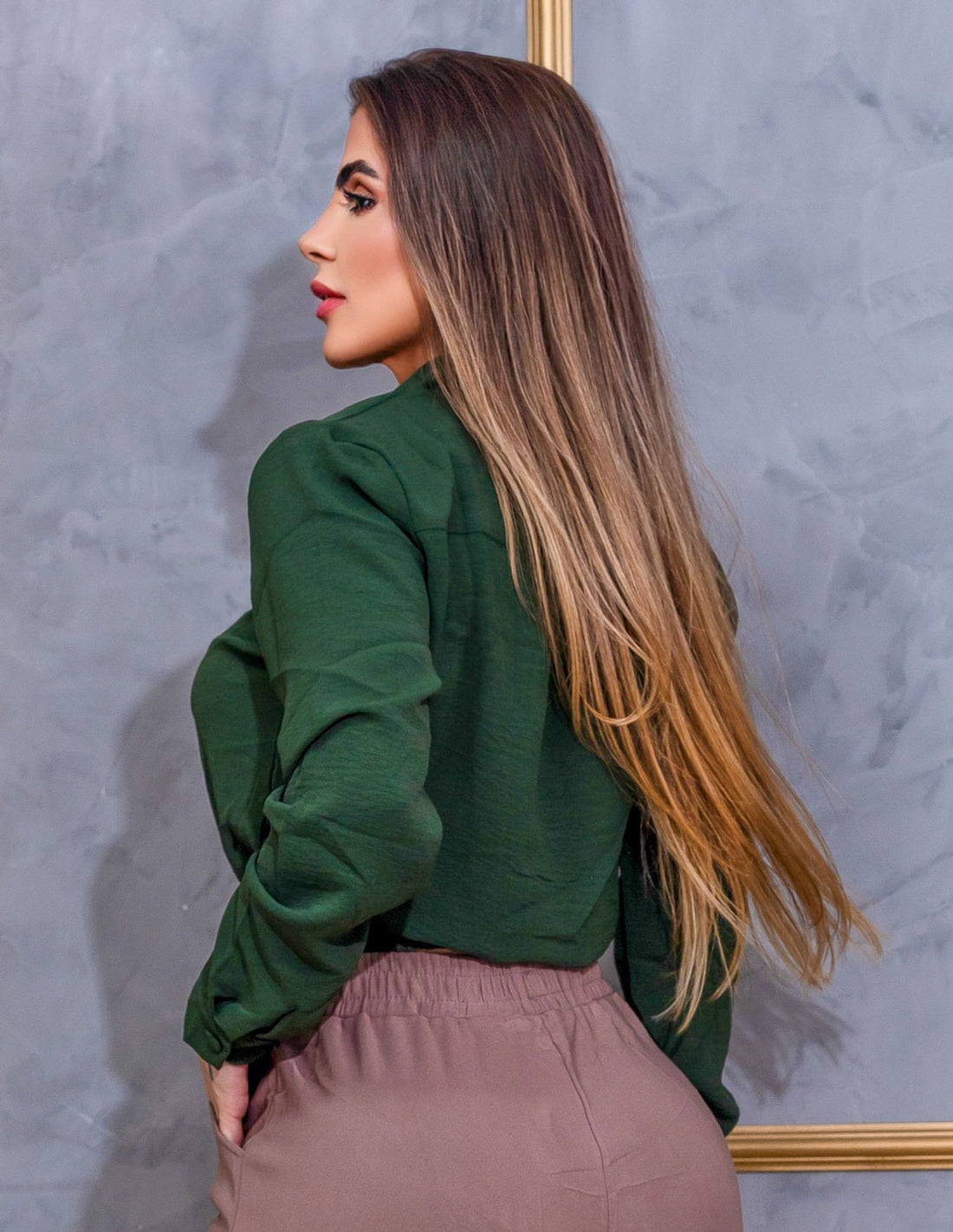 Cropped Feminino Manga Longa em Crepe Duna