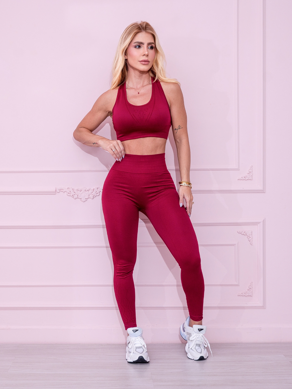 Conjunto Feminino Calça e Cropped em Poliamida com Recortes a Laser