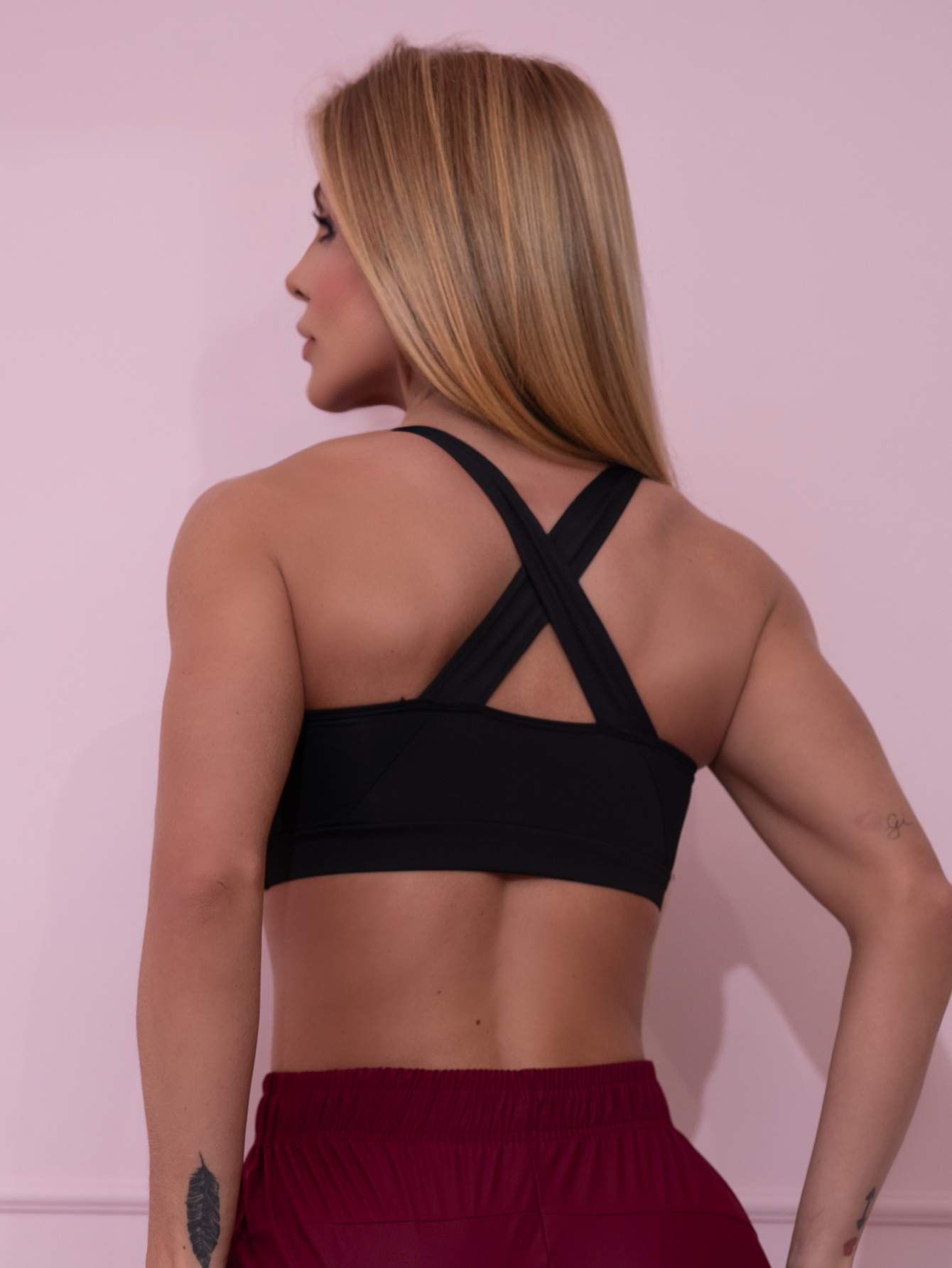 Top Fitness Feminino com Bojo e Alças Cruzadas | Ref: 4.4.1590-01