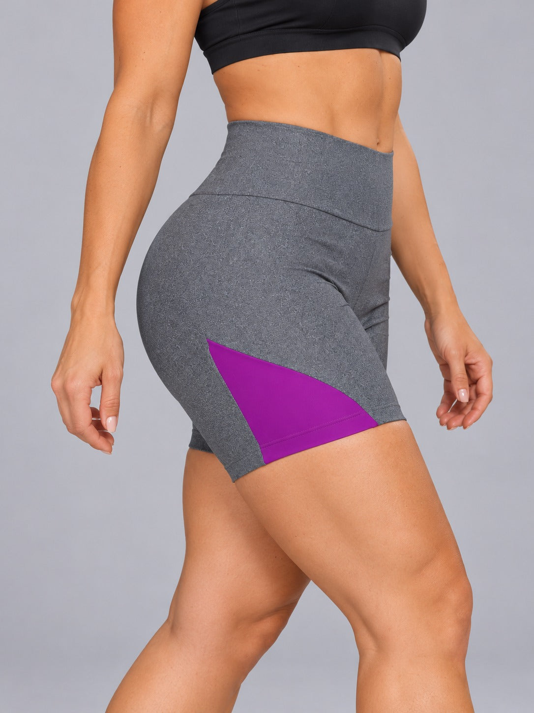 Short suplex cinza com recorte roxo - lateral