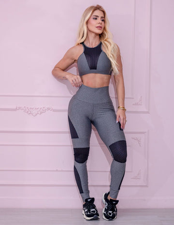 Conjunto Fitness Legging e Top Recortes Telados Cinza e Preto