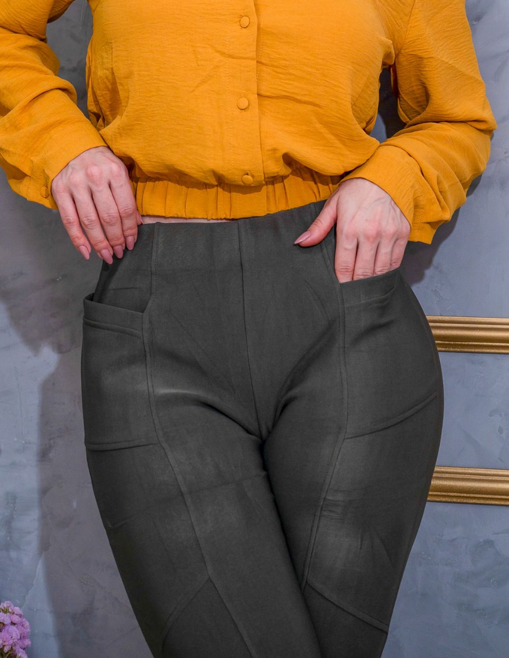 Calça Feminina Cintura Alta Suede com Bolsos Verde