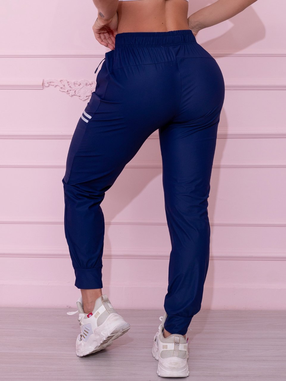 Calça Jogger Fitness Azul Marinho com Zíper e Detalhe Refletivo