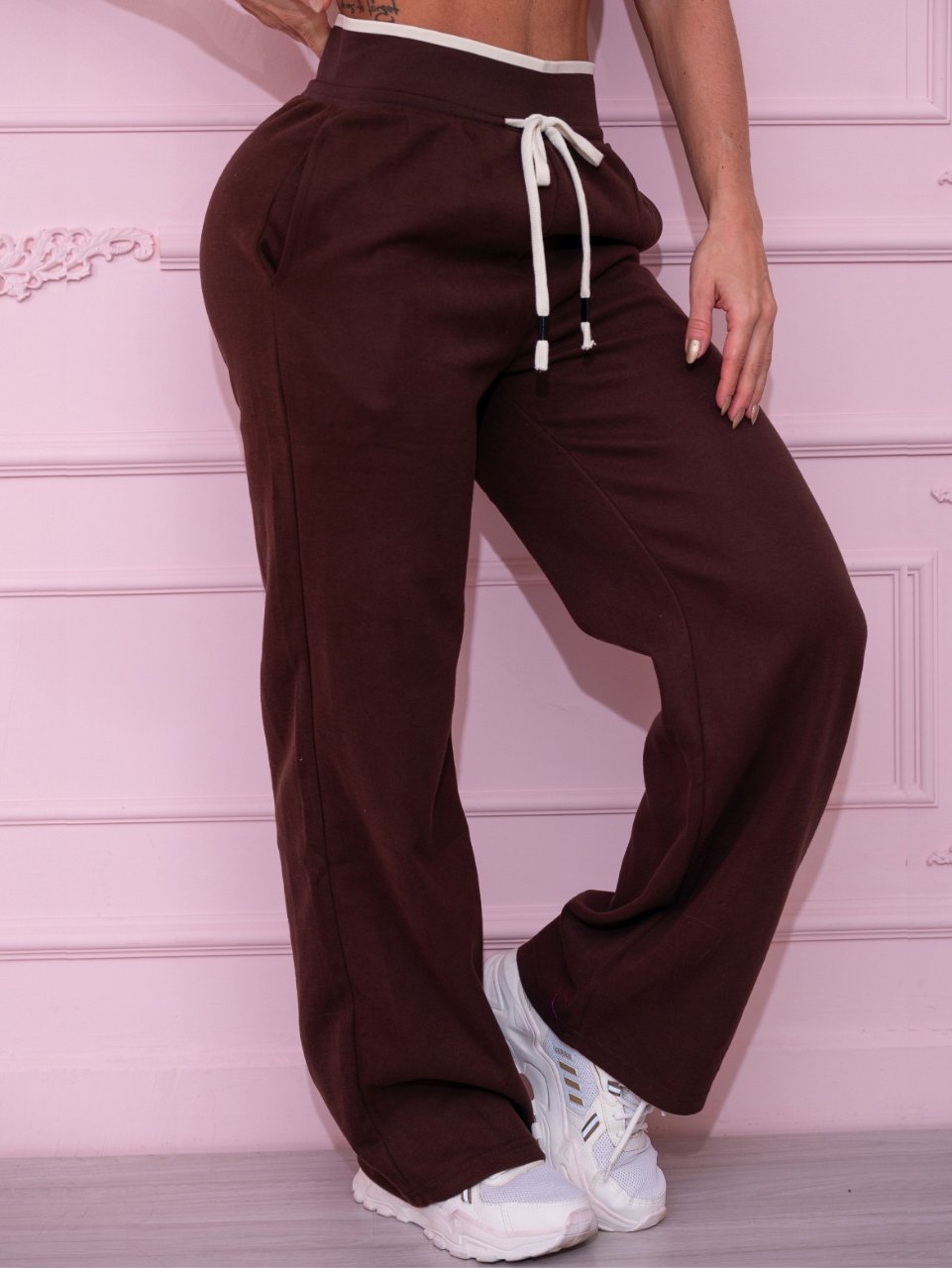 Calça Moletom Wide Leg Marrom com Cordão Regulável